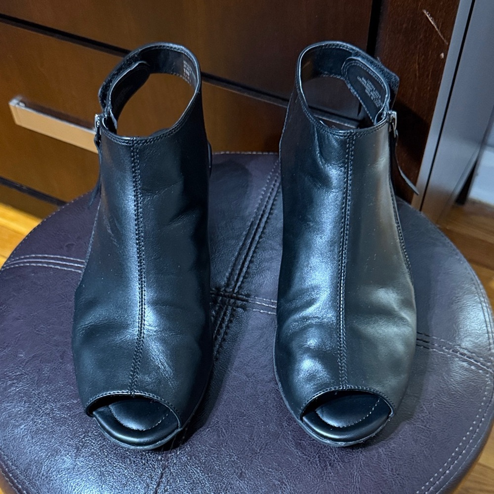 Earth Leather Black Peep-Toe Ankle Booties
